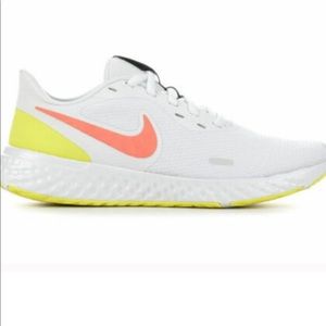 Nike Revolution 5 Running Shoe